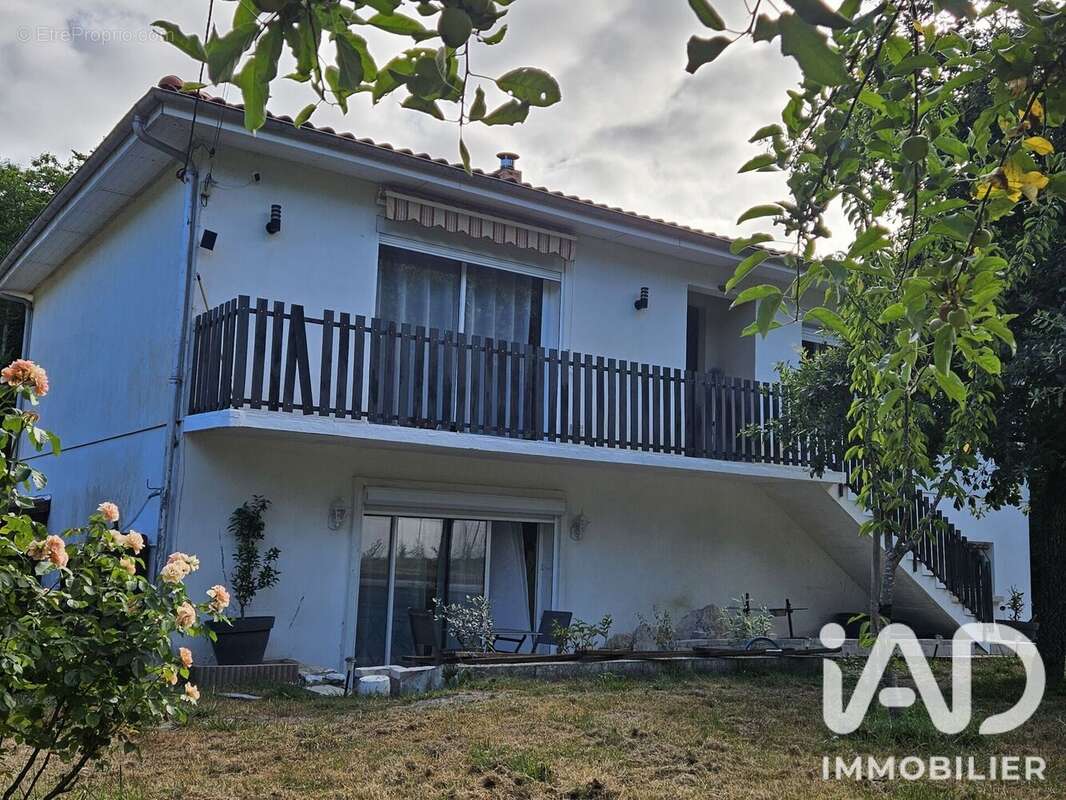 Photo 2 - Maison à SAINT-GEORGES-DES-COTEAUX