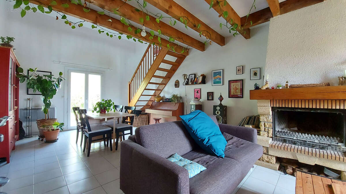 Maison à BEAUZELLE
