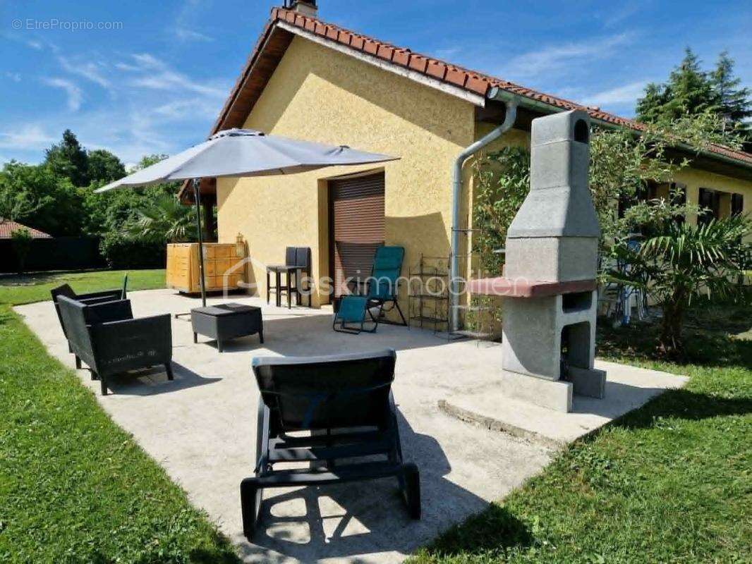 Maison à LA TOUR-DU-PIN