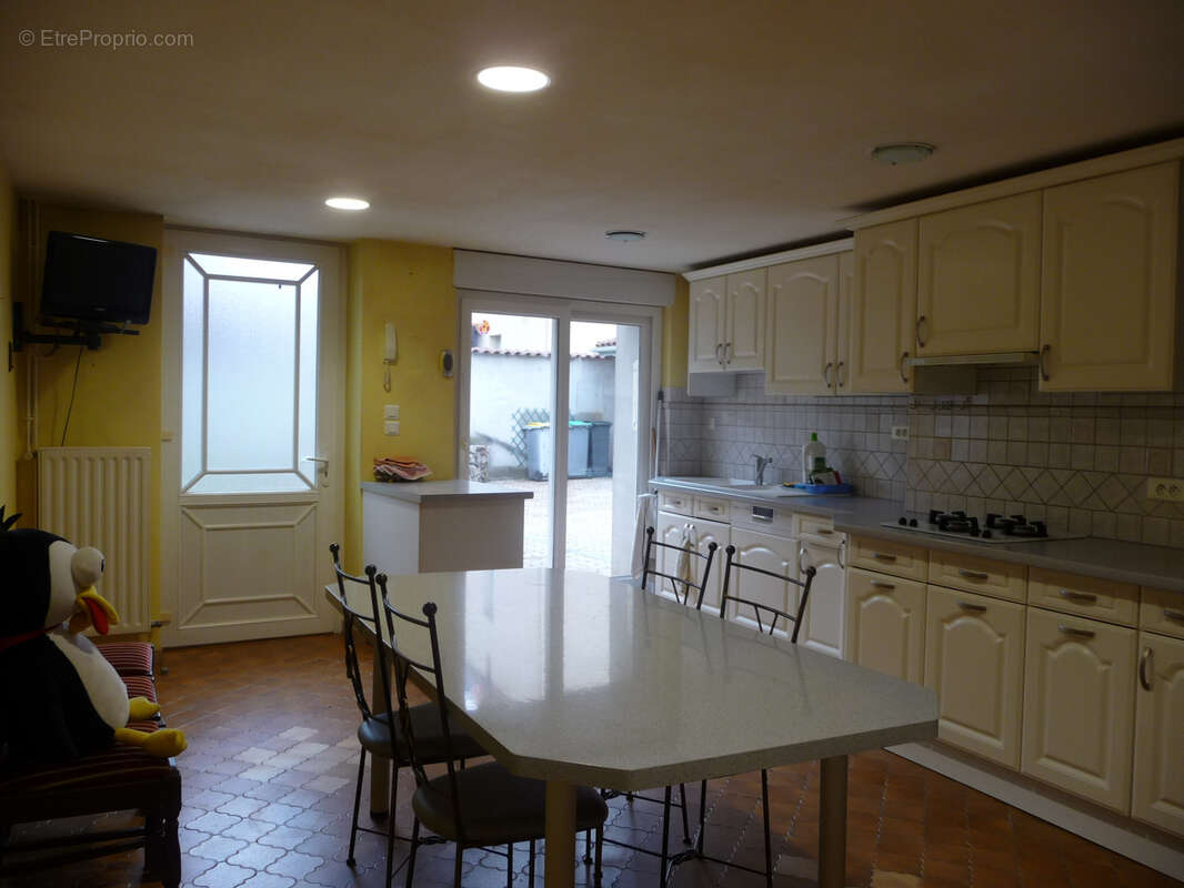 Maison à SAINT-ROMAIN-LE-PUY