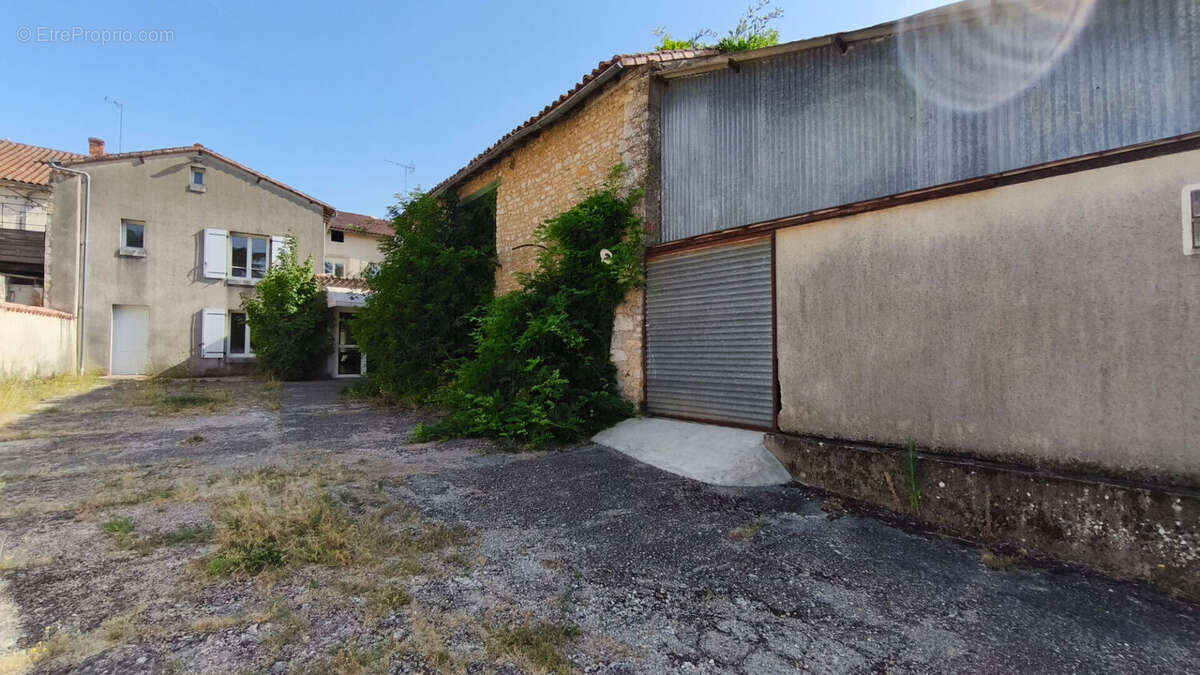 Maison 406m² à civray - photo 17