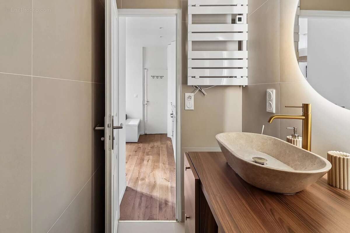 Appartement à PARIS-11E