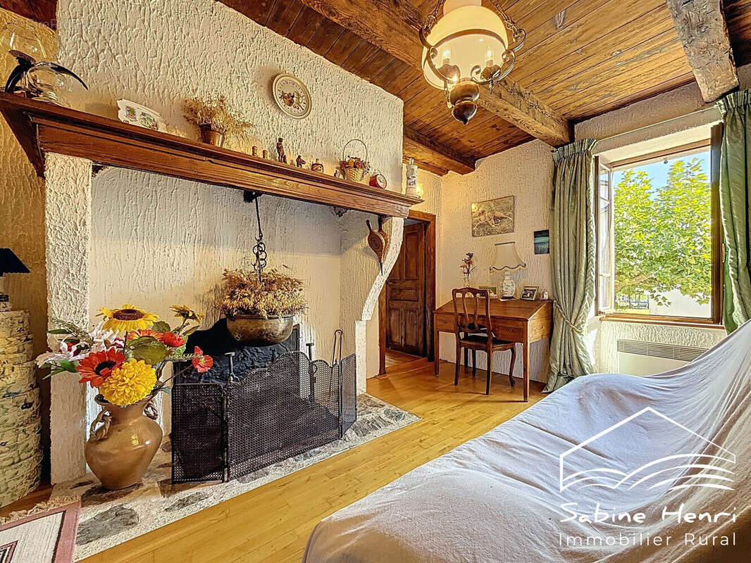 Maison à LA SALVETAT-PEYRALES