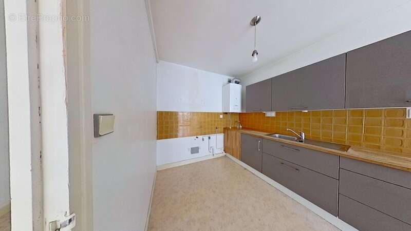 Appartement à vendre 3 pièces -91 M2 - Hypercentre AGEN (47)-3 ième étage avec ascenseur-Balcons - photo 3