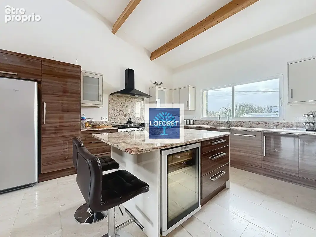 Maison de plain-pied avec 3 suites parentales, spa et garage au calme - photo 2