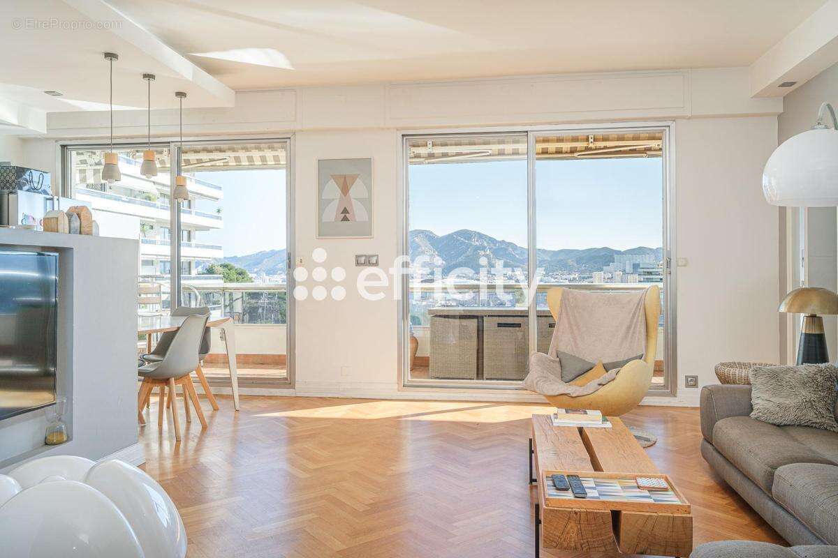Appartement à MARSEILLE-8E