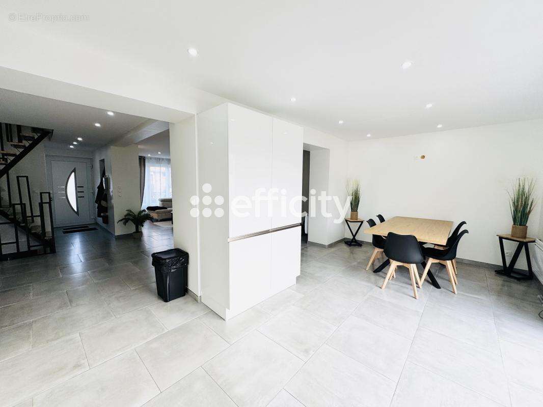 Maison à FACHES-THUMESNIL