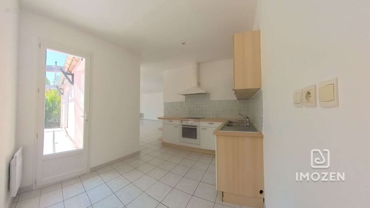 Maison T5 de 120 m2Le Val (83143) - photo 5