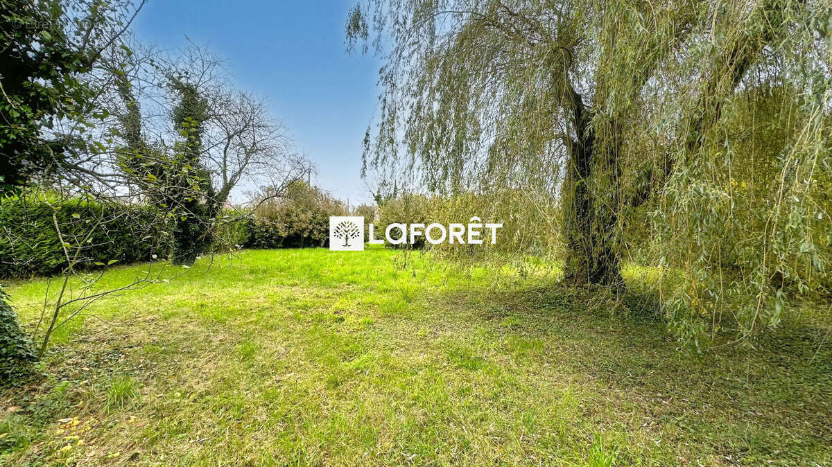 Terrain à CROUY-SUR-OURCQ