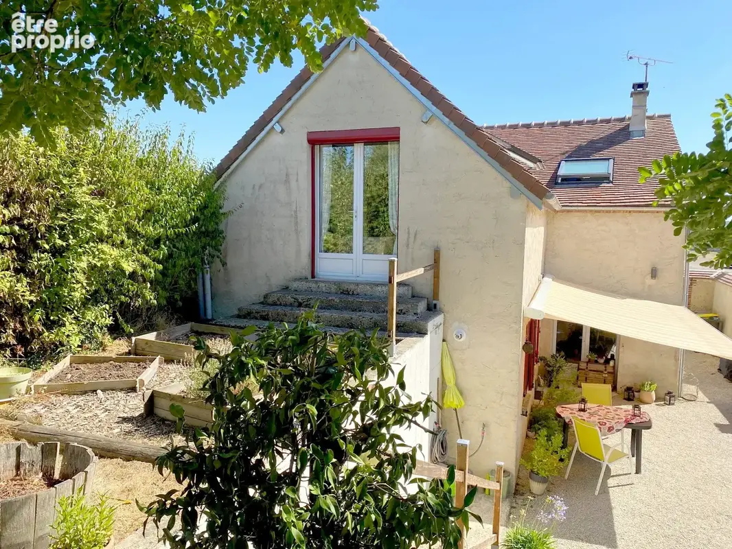 Maison à HOUDAN