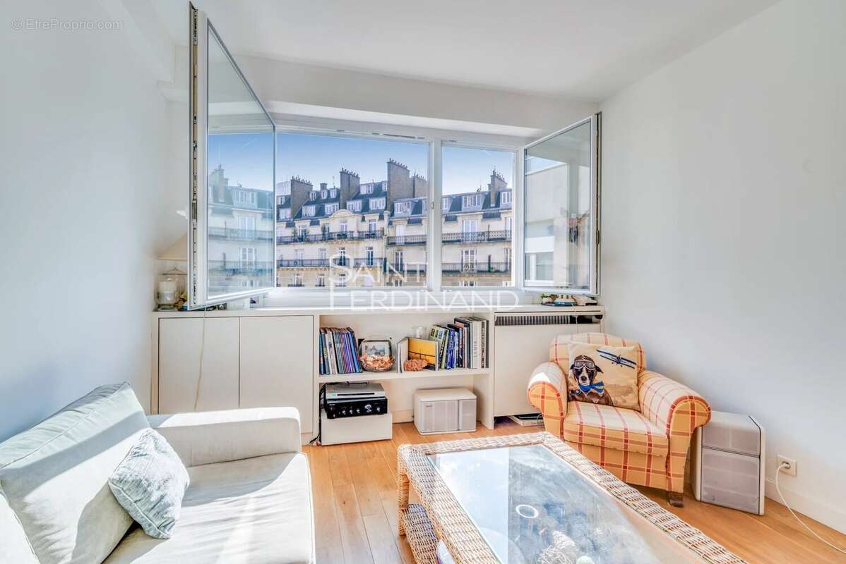 Appartement à NEUILLY-SUR-SEINE