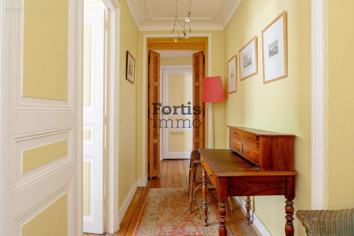 Appartement à PARIS-6E