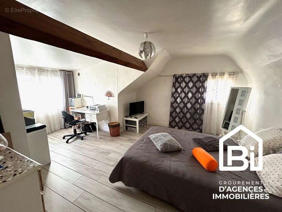 Maison à MONDEVILLE