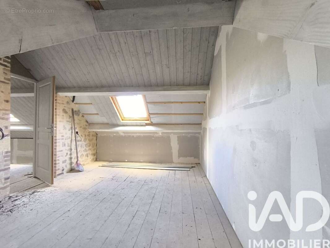 Maison 90 m² à Lupersat  - photo 8