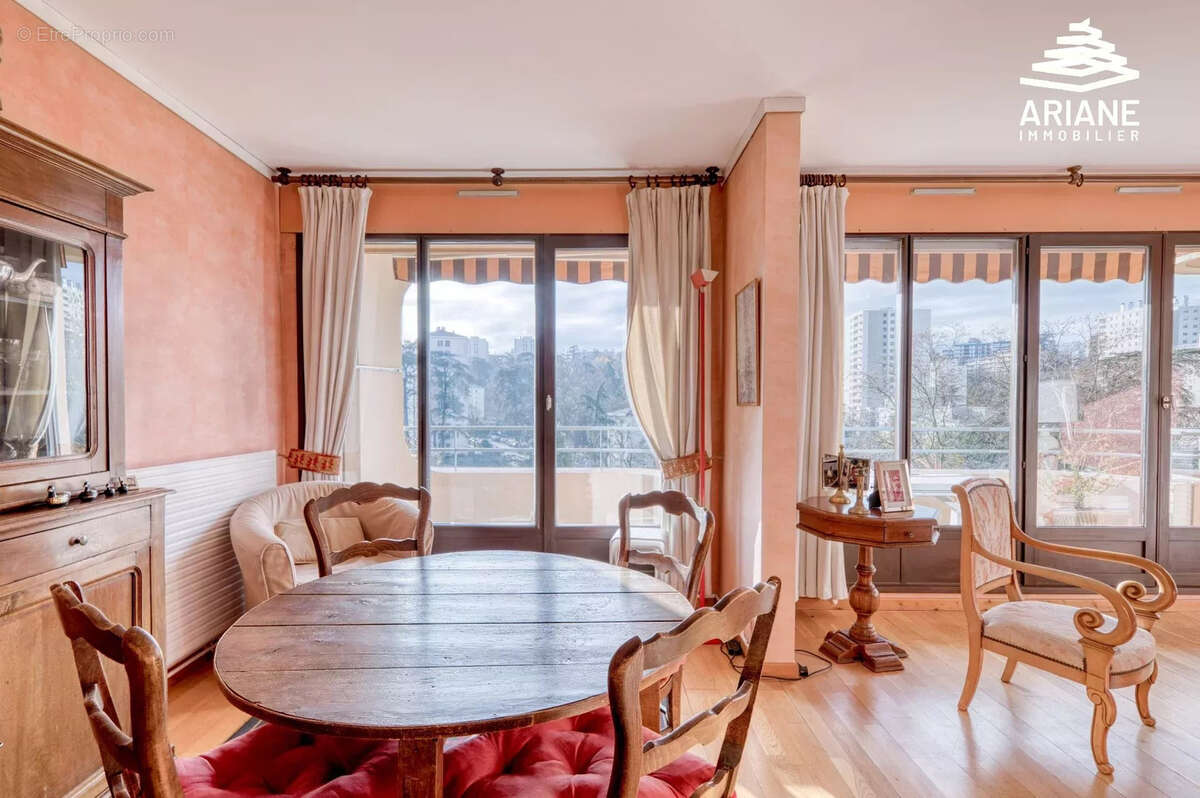 Appartement à LYON-9E