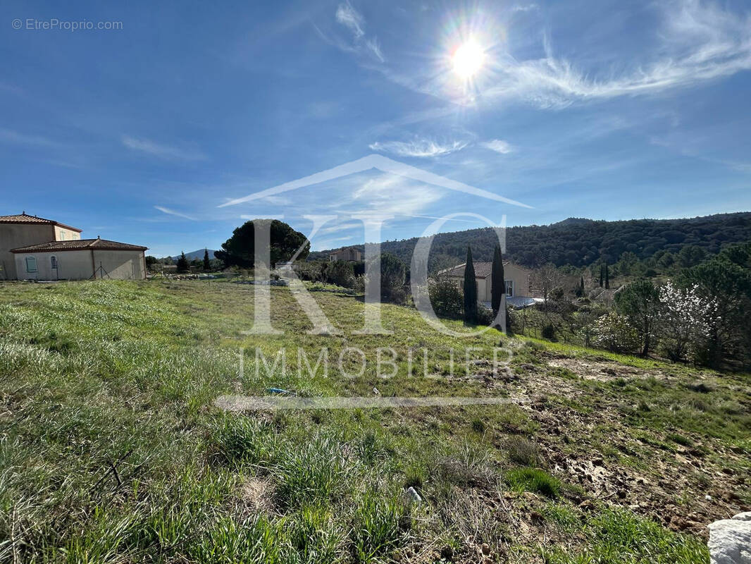 Terrain à CARCASSONNE