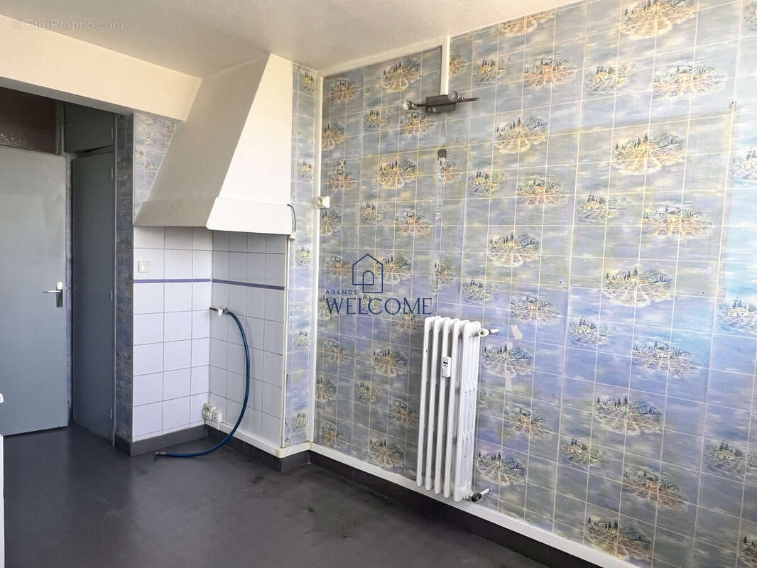 Appartement à BAGNOLS-SUR-CEZE