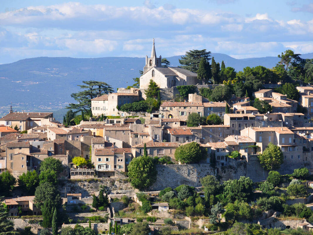 Parking à BONNIEUX