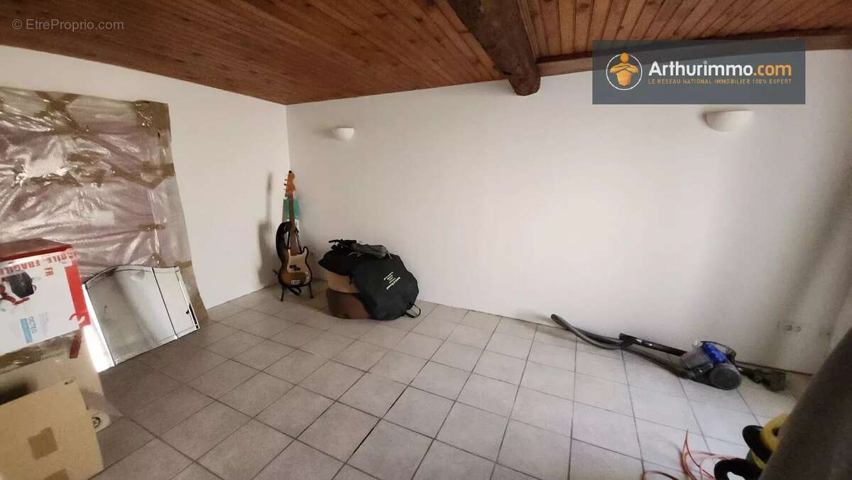 Maison à SAINTE-COLOMBE-SUR-L&#039;HERS