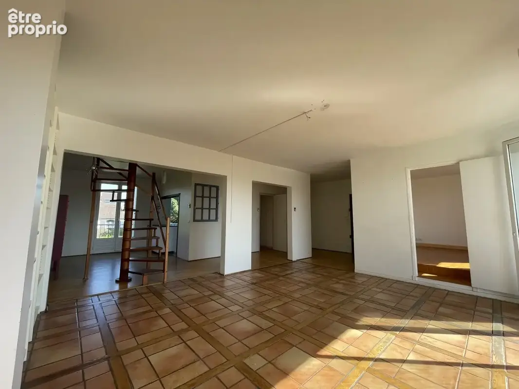 Appartement 4 pièces 123 m² à vendre à Drancy (93700) - photo 3