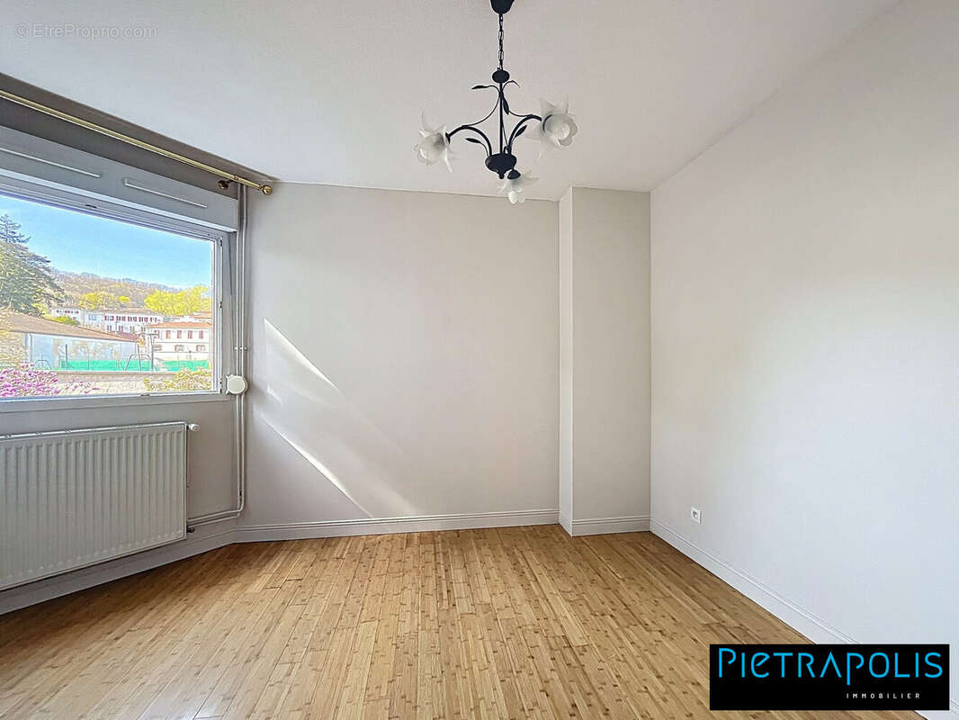 Appartement à MIRIBEL
