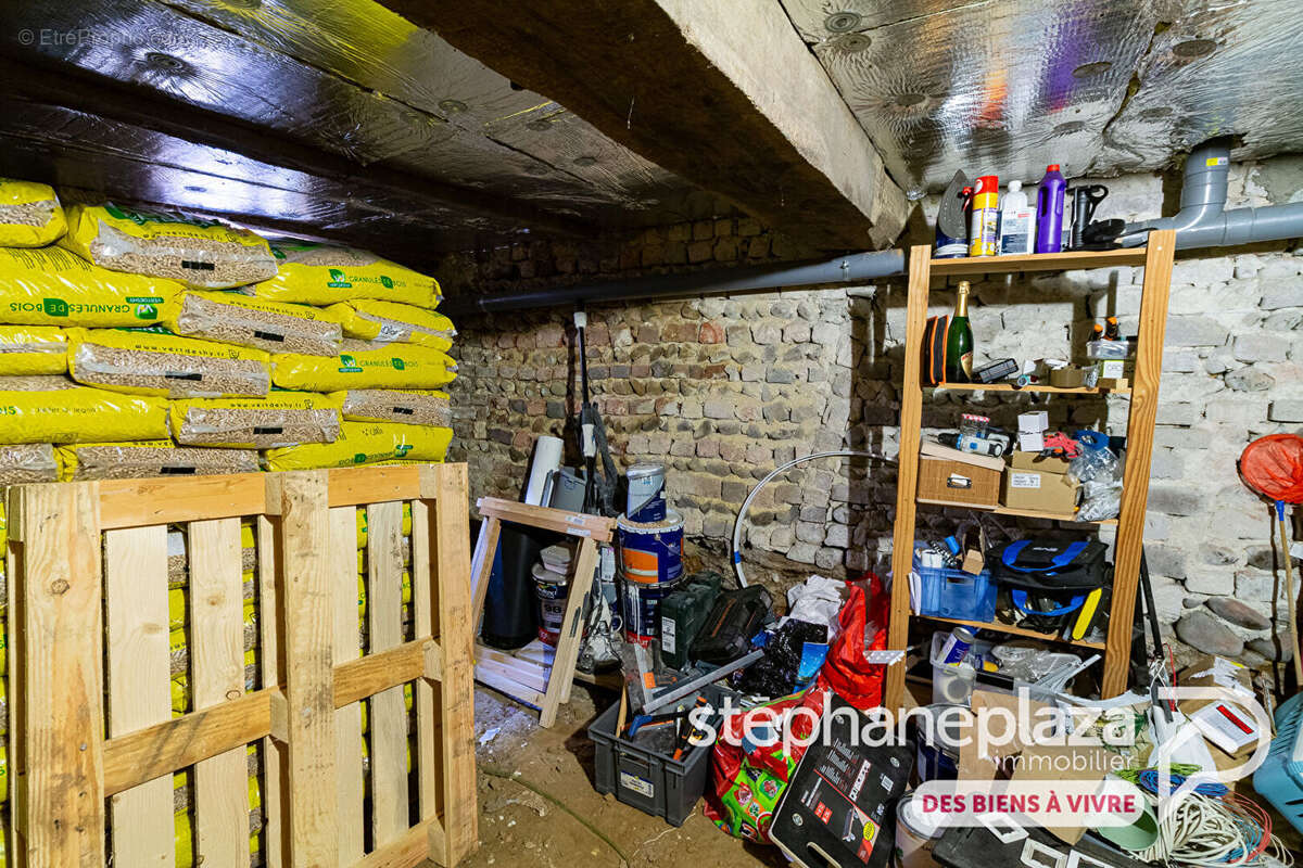 Maison de village 139m² - 2 chambres + cave à St Trivier-sur-Moignans - photo 13