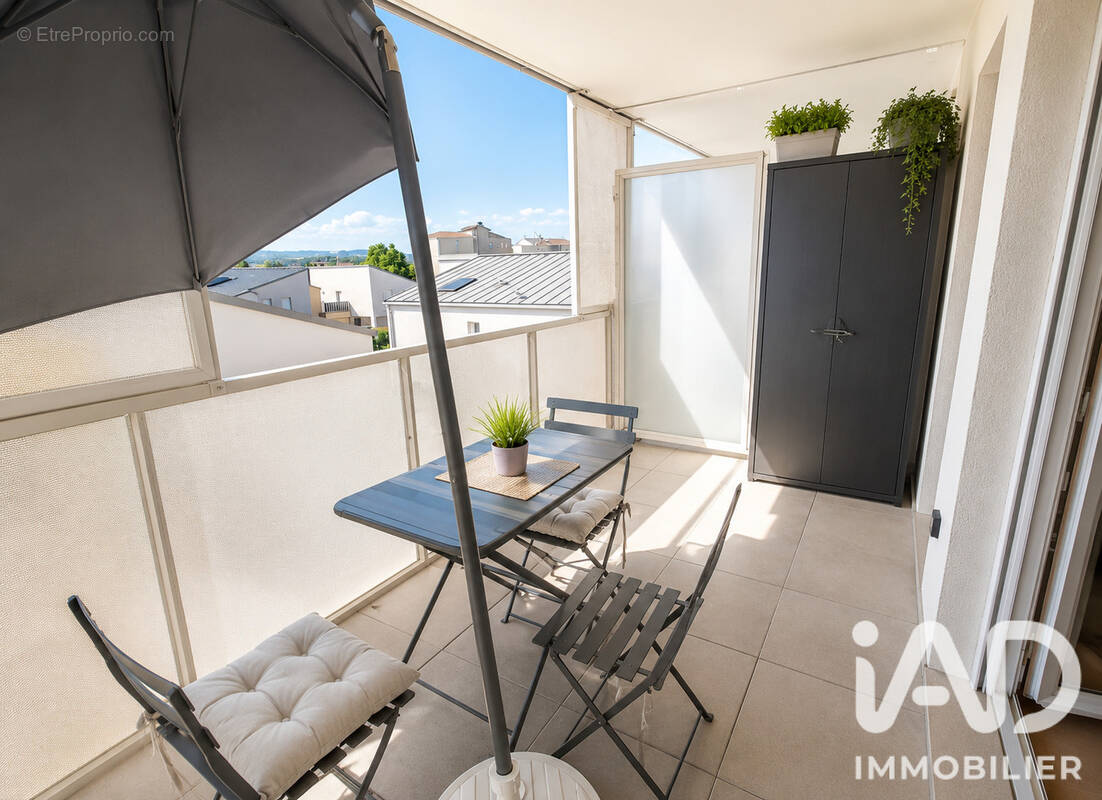 Photo 1 - Appartement à L'ISLE-D'ABEAU