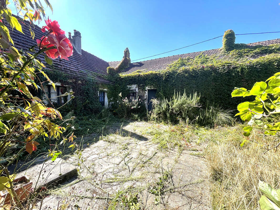 Maison à SAINTE-GENEVIEVE