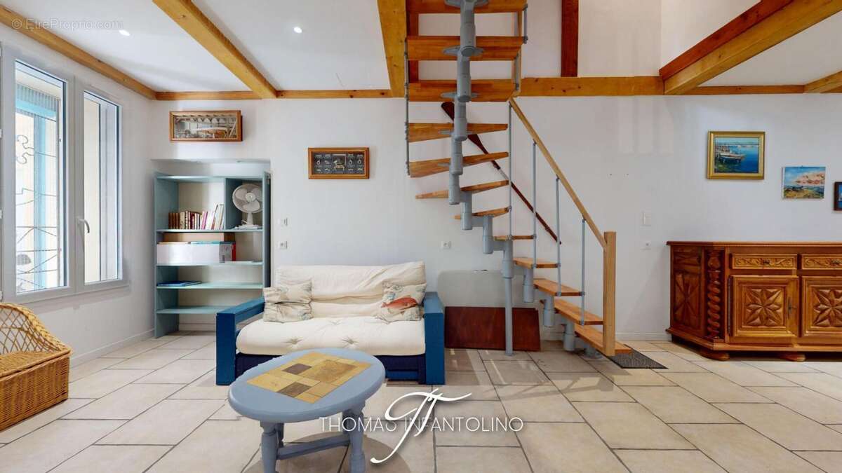 En exclusivite - 4 chambres - 2 salles d'eau - 2 wc - cour interieure  - renovation complète - photo 3