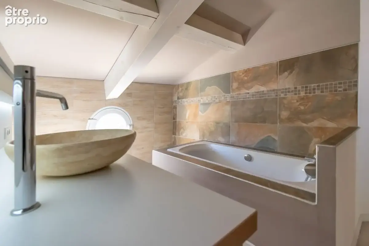 Maison familiale avec studio indépendant, piscine et grand terrain - photo 23