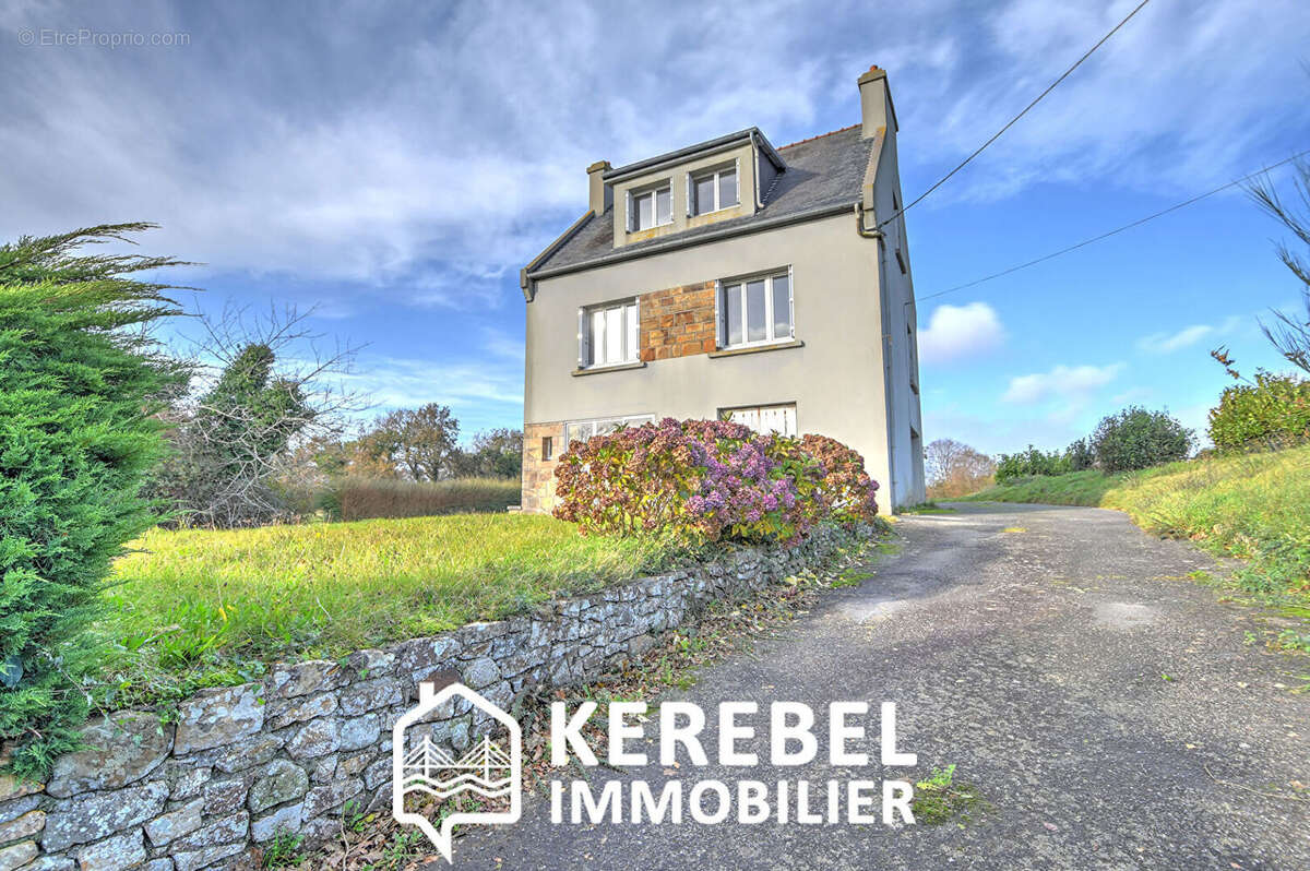 Maison à LOGONNA-DAOULAS