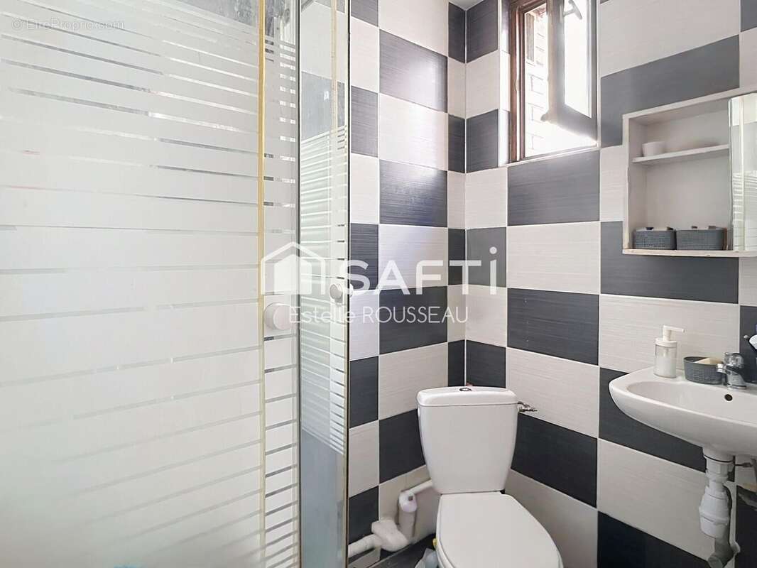 Photo 6 - Appartement à LES LILAS