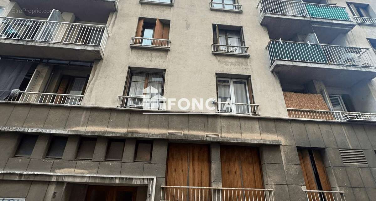 Appartement à MARSEILLE-3E