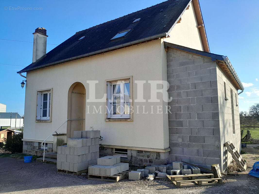 Maison à COUTERNE