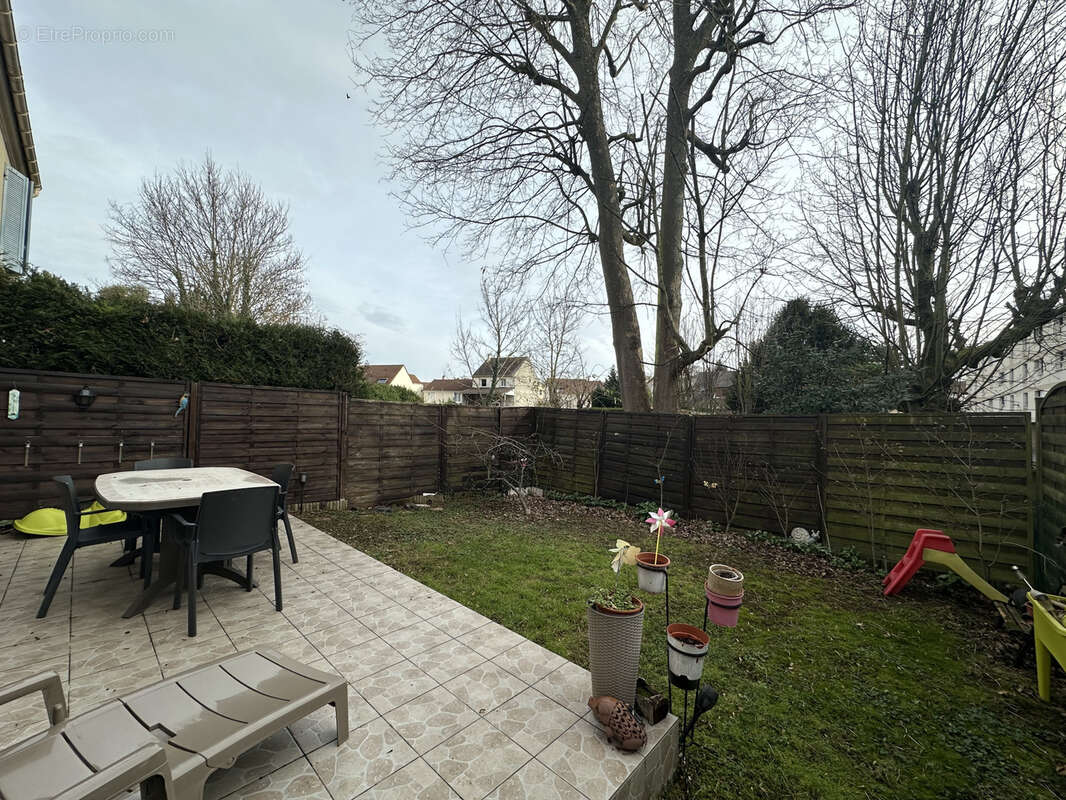 Maison à BROU-SUR-CHANTEREINE