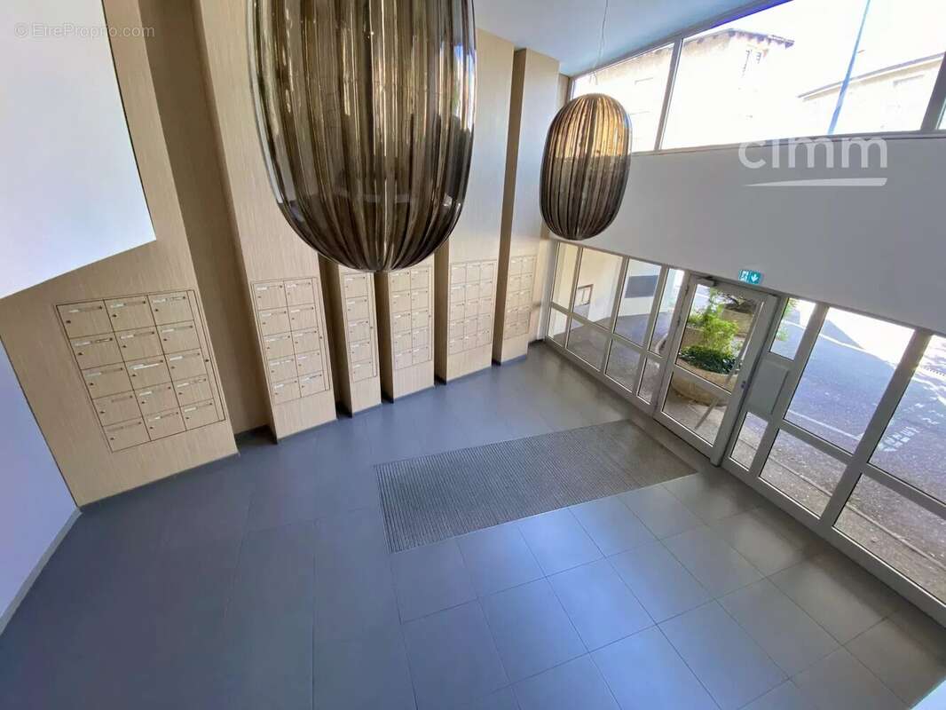 Vente t2 + garage  saint-etienne - photo 12