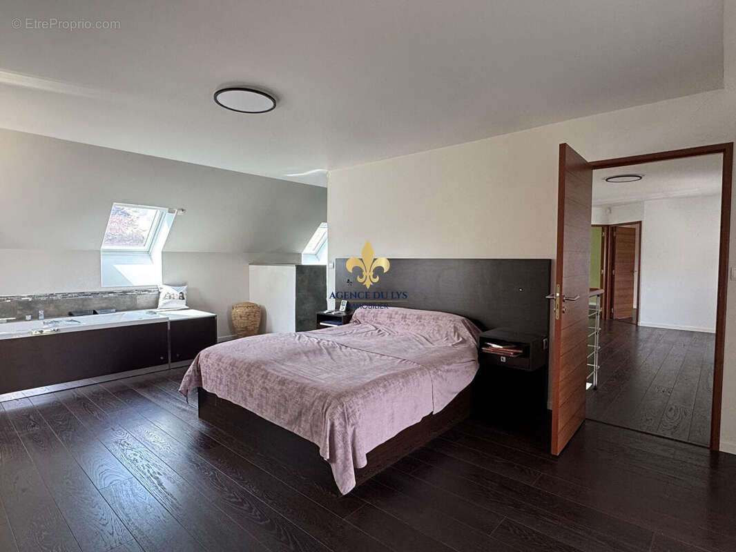 Maison hyper-centre Lamorlaye - photo 8