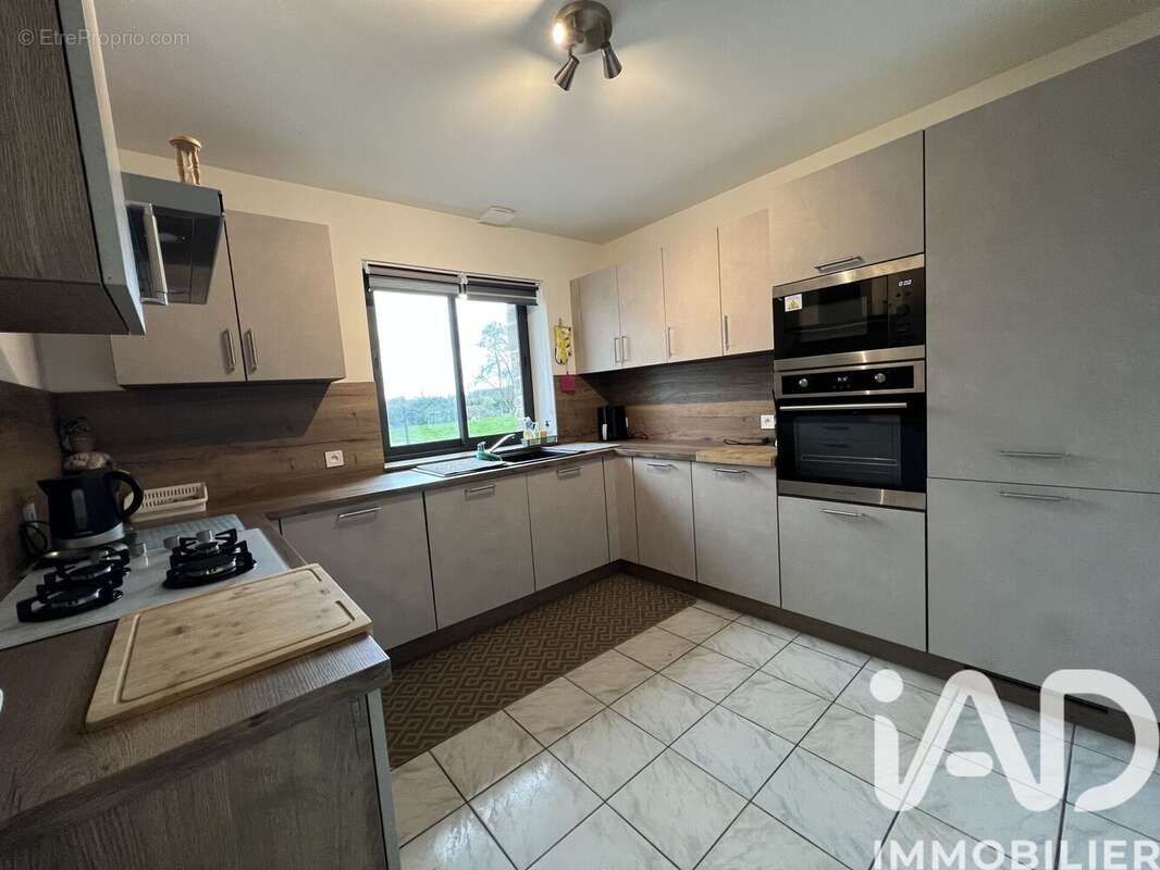 Photo 2 - Maison à LES BRULAIS