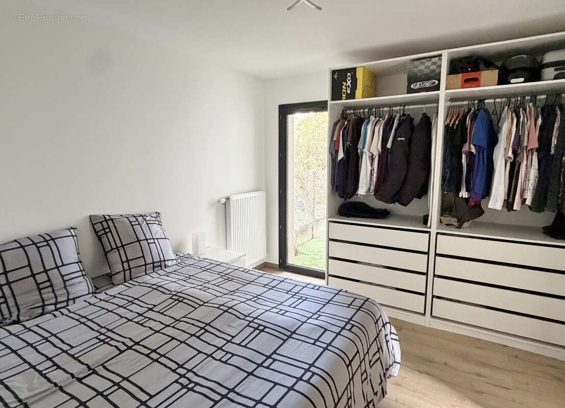 Maison à SAINT-GENIS-LES-OLLIERES