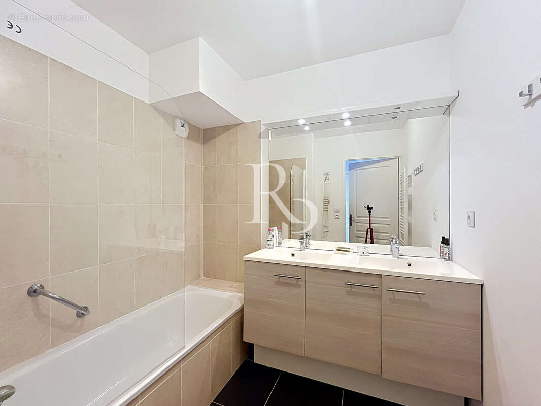 Appartement à CRAPONNE