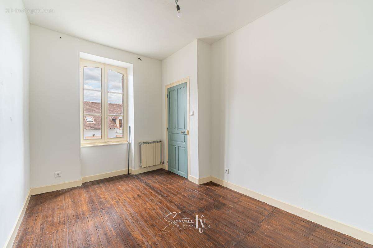 Maison 106 m² à Meuzac  - photo 12