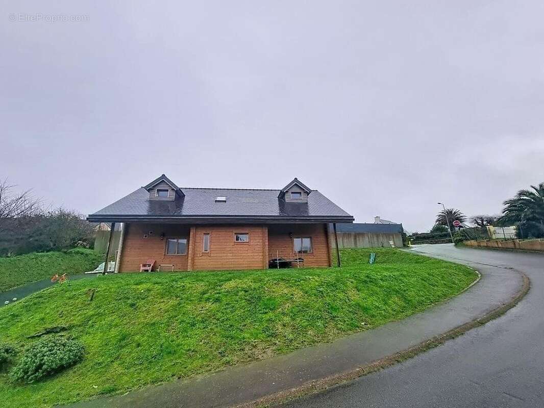 Photo 2 - Maison à PLOUGONVELIN