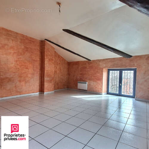 Maison à SAINTE-CECILE-LES-VIGNES