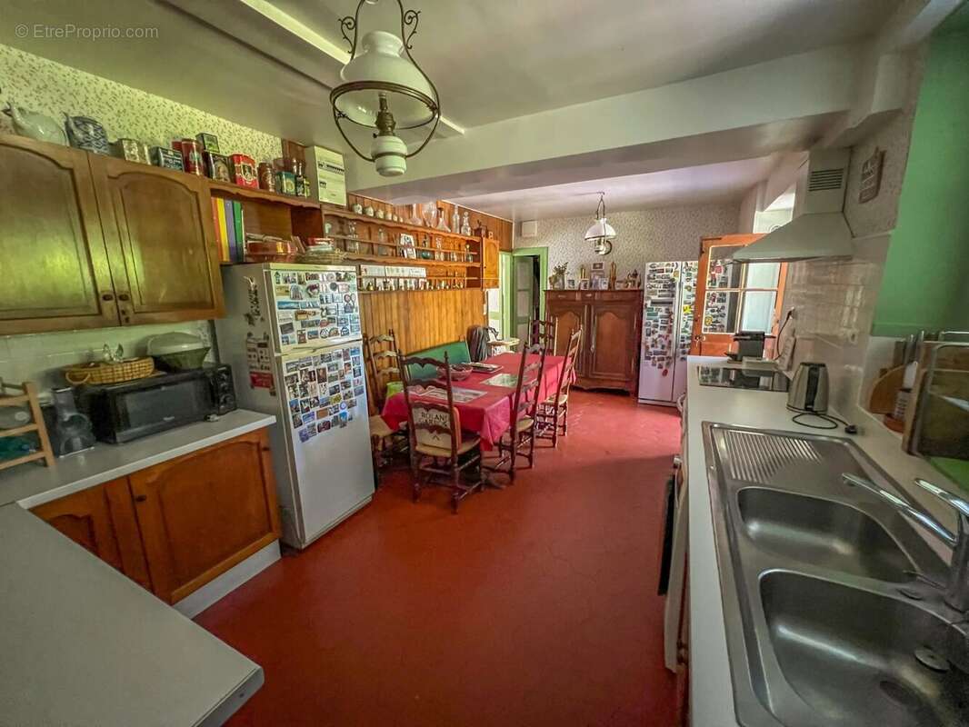 Maison à LE MESNIL-SAINT-DENIS