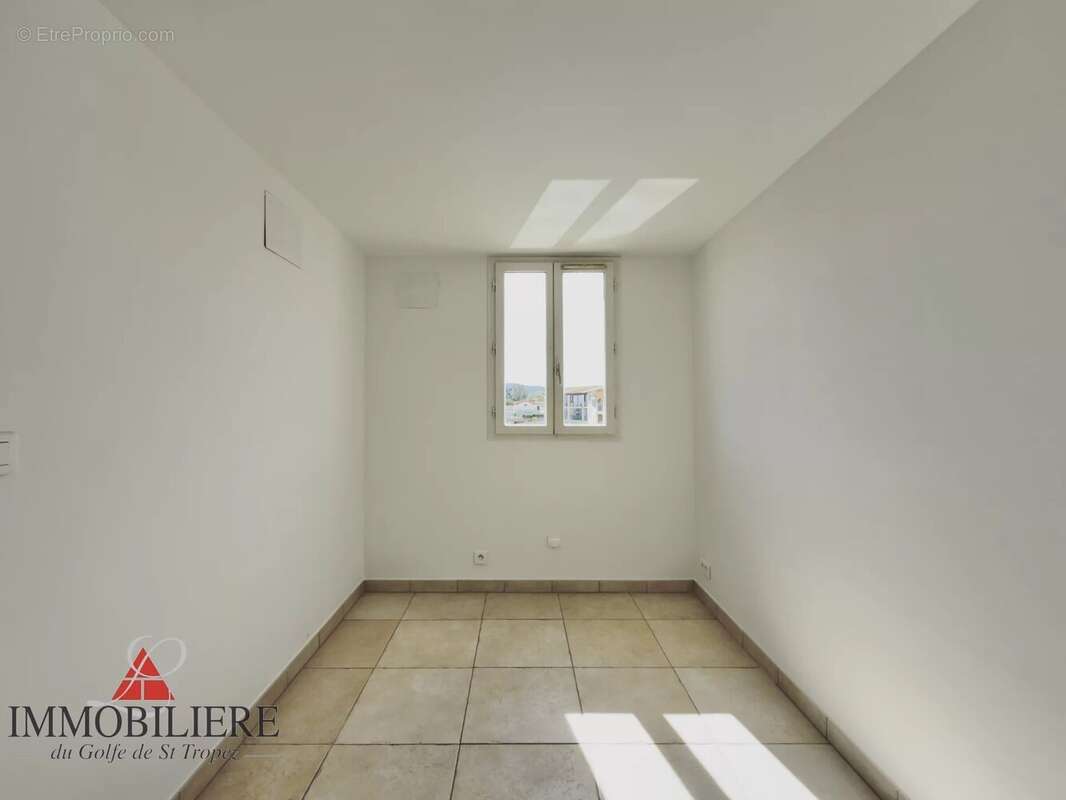 Appartement à COGOLIN