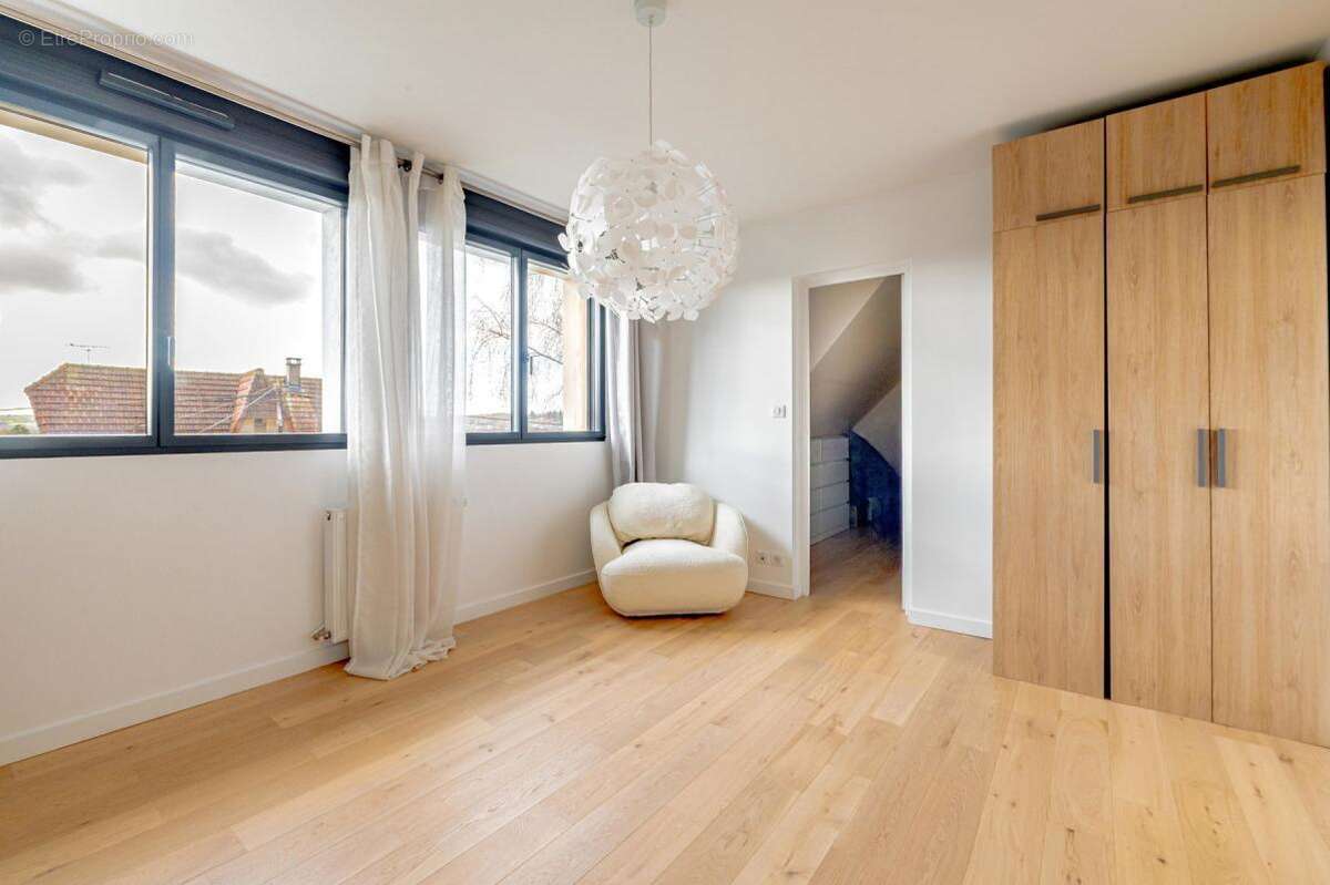 Maison à CONDE-SAINTE-LIBIAIRE