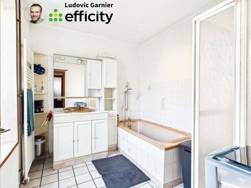 Maison à SAINT-HILAIRE-DU-HARCOUET