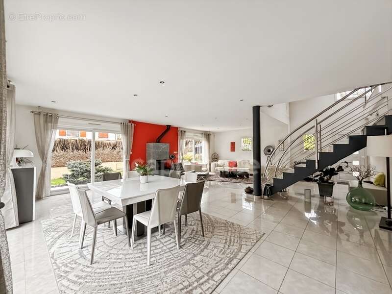 Maison à VEIGY-FONCENEX