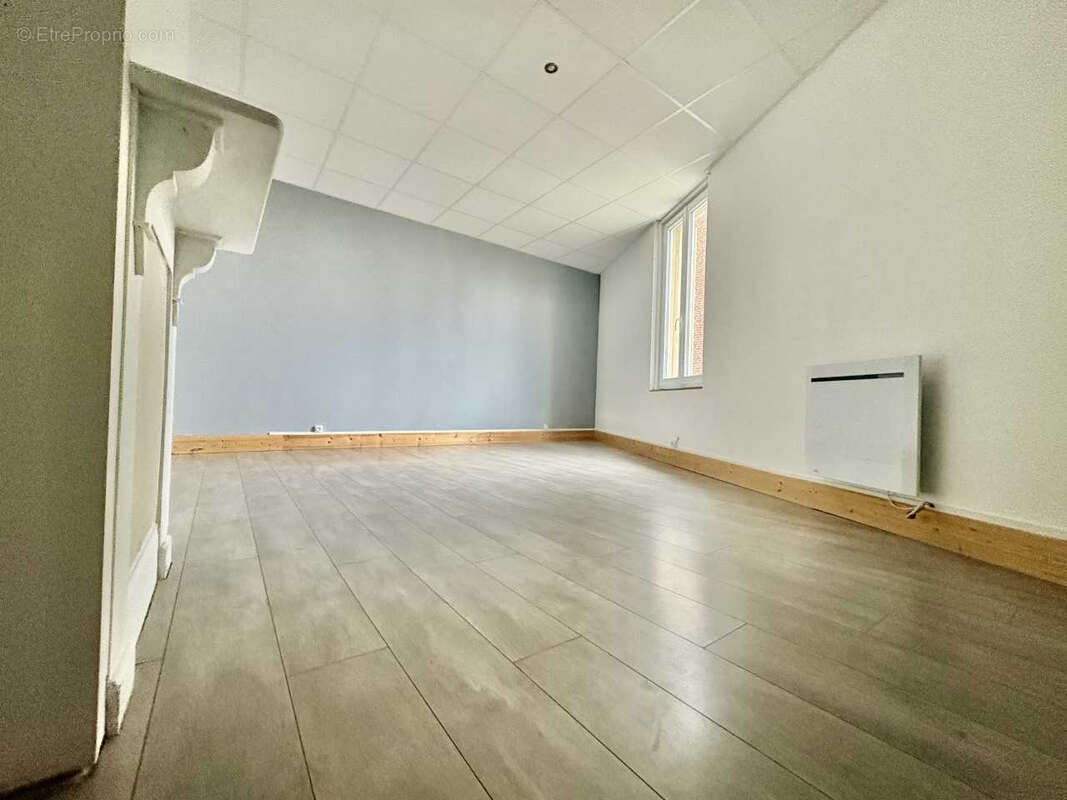 Maison à SAINS-RICHAUMONT