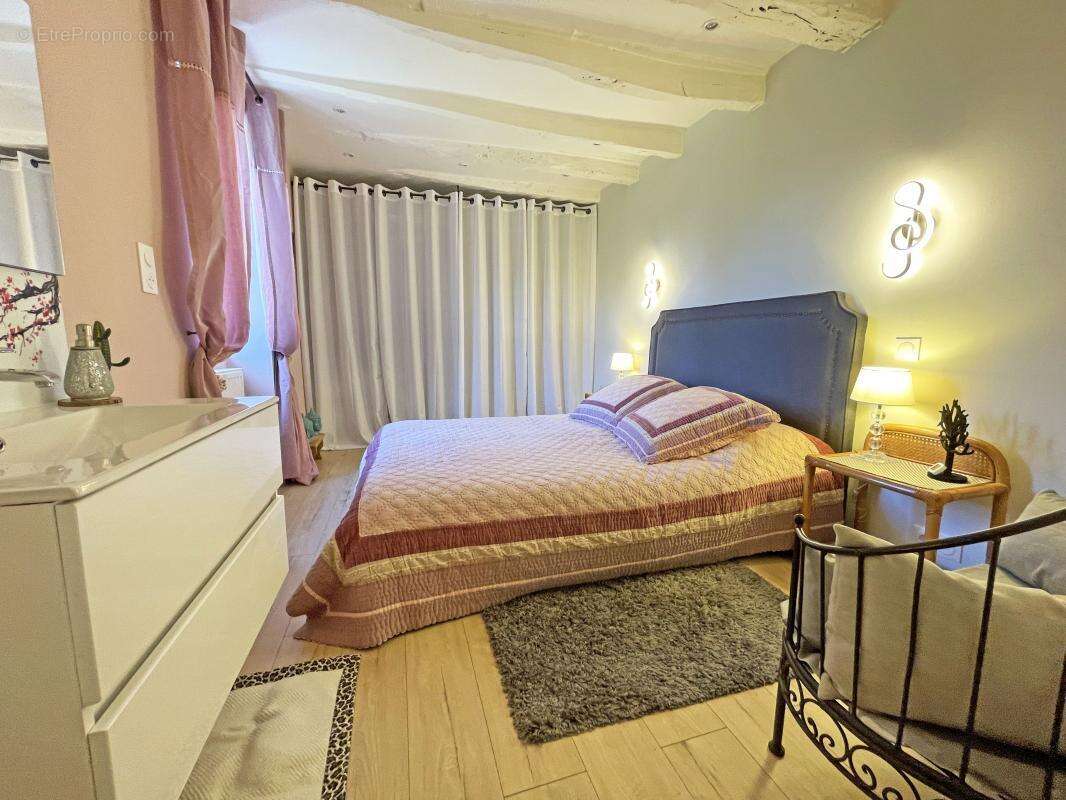 Maison à SAINT-GEYRAC